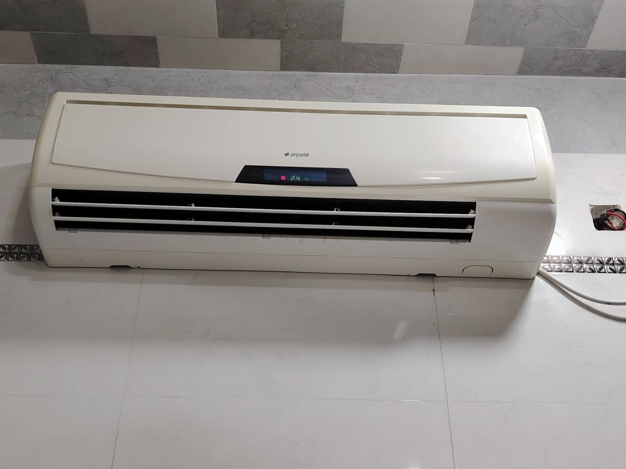 للبيع سبالت ٢ طن تعليك و٣طن كنتوري للتواصل *********** خمسه كيلو
