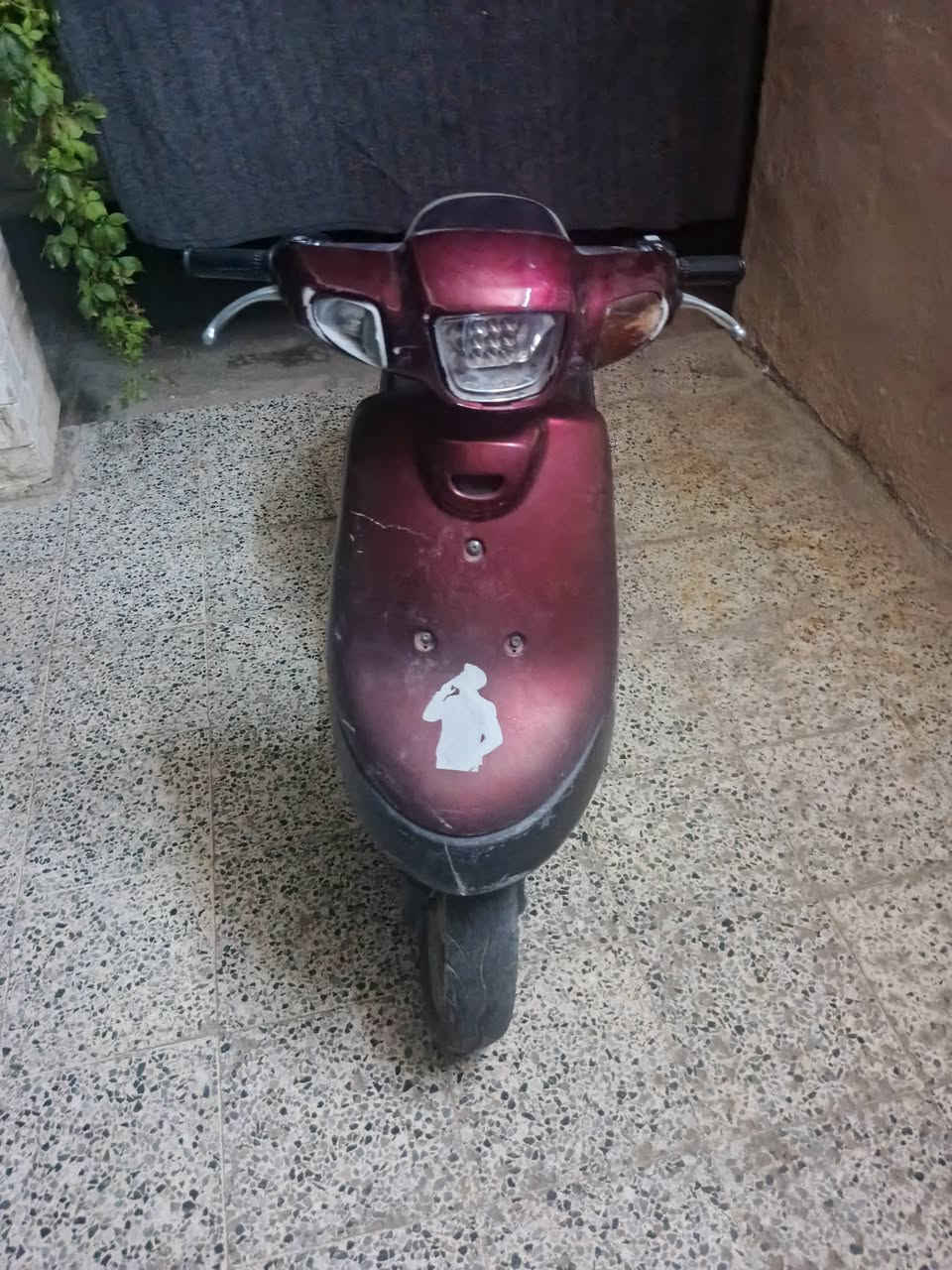 لبيع كدام العين ماطور شغال شرط نكرة سلف سبب البيع اندعمت بي
بي ضرر بل تاير الكدام بس تبدل تاير ويل كلشي مابي 
  وايرماني مالتو كلها شغالة بس الاشارة مالت الجهة اليسار ما تشتغل بس انتا افحصو يمكن تطلع مالصا من مكانها 
السعر 100 قفلو اتصل علا هاذا الرقم ***********
