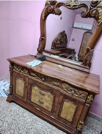 غرفه تركي مستعمله للبيع تتكون من ٦ قطع نضيفه جداََ وبسعر مناسب للإستفس...