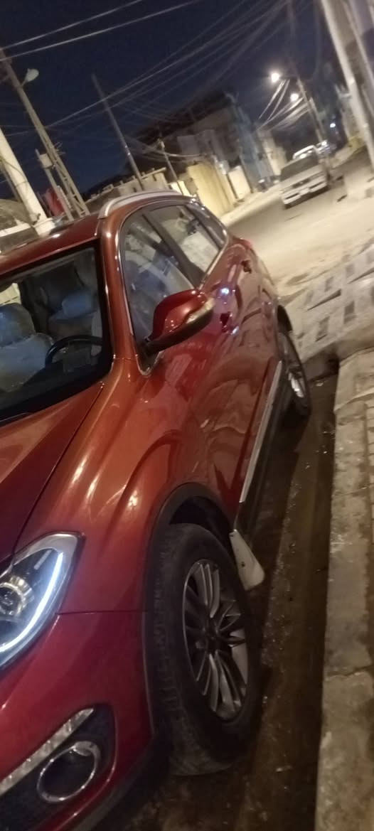 السلام عليكم سياره شيري للبيع سيارة نضيفه مديل 2018 كفاله عامه خليجي سياره جديده مال بيت رقم بصره نكليزي رايده 120 وبيه مجال 
***********
