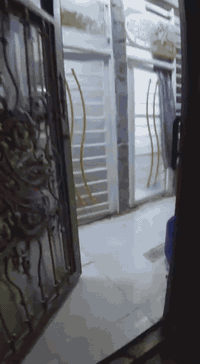 سلام عليكم بيت ركن 50متر للبيع سند 25 
عنوان البيت كربلاء شارع البوبيات اسواق برتقاله السايدين الي بصفها حي الهادي ليكدام شويه عنه فرع 8 متر البيت جديد ماصارله سنه من خلص بنائه اساس كله صب كونكريت مركزي بناء بلوك استقبال 4x4 مطبخ 2x4 سيراميك للخير  صاله 4x6 حمام +صحيات خارجي سيراميك البيت  طابق الثاني مابي سيراميك بي غرفت نوم علا كبر البيت او بي صاله او بيتونه او سطح ستاره عاليه طابوك الواجها 6 النزال9 سعر البيت/٤٥ مليون او بي مجال ***********
