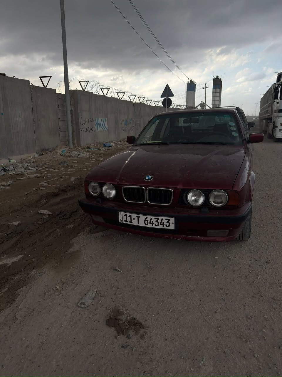 سلام عليكم بي ام 525 محرك مسكر عدل ✈️✈️🇩🇪🇩🇪
✅موديل 1992 
✅داخل كله نضيف 
✅كشنات جلد شك مابيهن 
✅تبريده شغال ثلج
✅كراسي كهرباء 
✅كهربائيات شغاله كوله
✅سياره تحويل مباشر 
✅رقمه شبه مميز 
✅السياره تجي تشوفه بعينك كولش نضيفه معنه كلمه 
✅فتحة سقف شغاله 
✅السياره بجم عريض 
✅العده مالته موجوده بل صندوق كامله 
ملاحظه السعر ما اكولك 90 ولا 80 ((70)) وبيه مجال اي استفسار 
مكاني بغداد الجديده
***********
