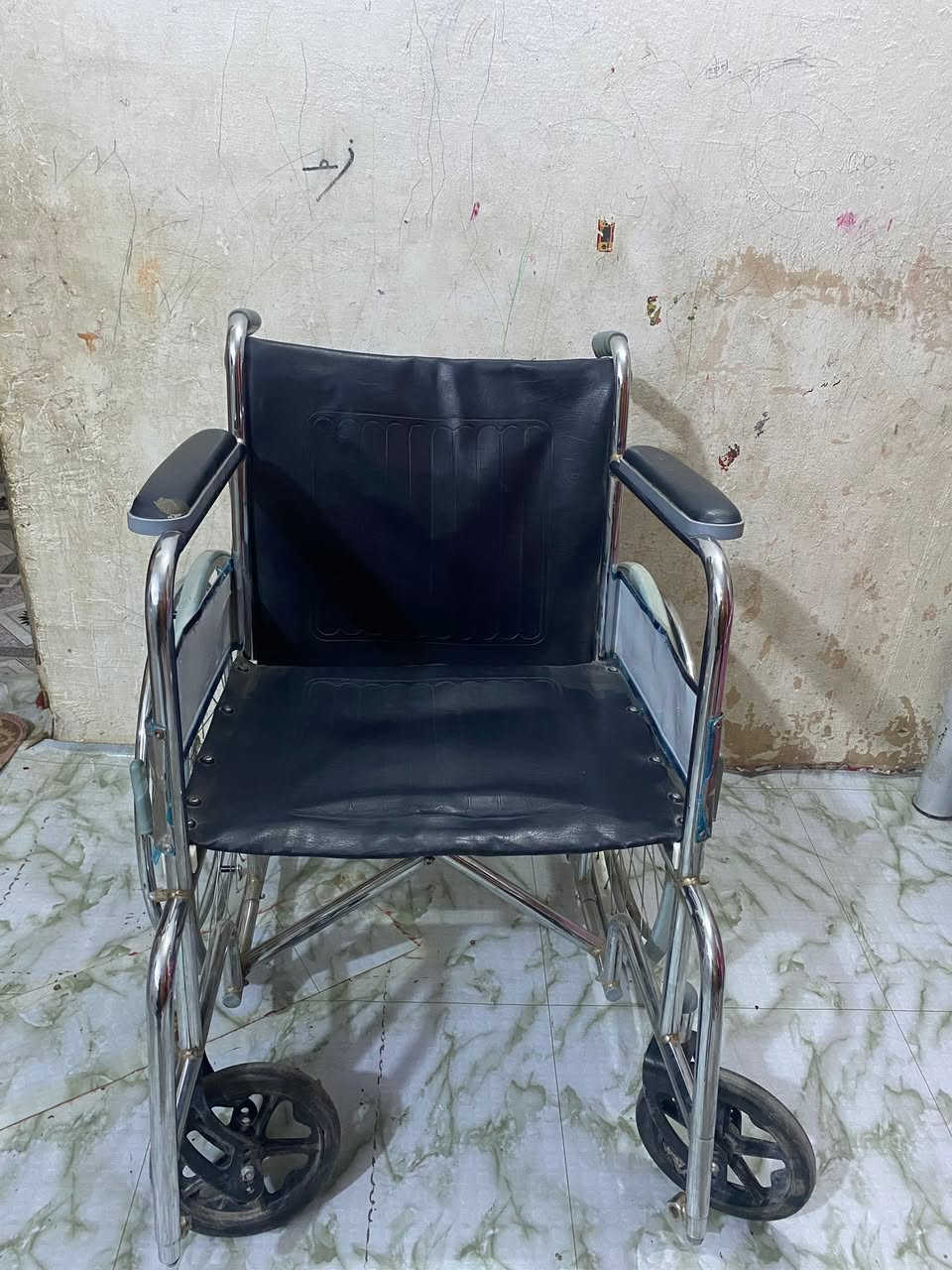 عربانه للبيع اليريدها يتصل ***********
