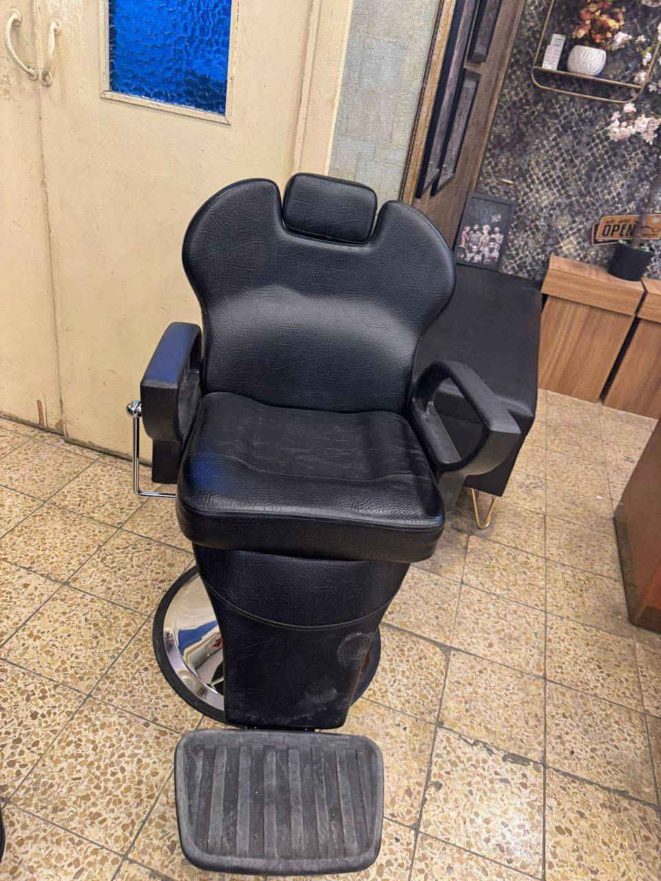 كراسي حلاقة موديلات والوان مختلفه 
@إشارة


**إذا كنت صاحب هذا الإعلان وتريد حذفه لأي سبب، رجاءا أرسل رسالة إلى الدعم الفني**