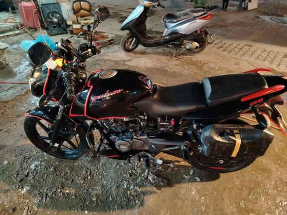 بولسر 21 للبيع مرقمة بأسمي تحويل ثاني يوم دراجه خير من الله مكينه وكير وكهربائيات كله شغال لا تنقيص ولا نضوح ولا تبخير ولا صوت بيها ملاحظات بصيطه المكان بغداد شهداء البياع السعر ب1700 وبيها مجال ***********
