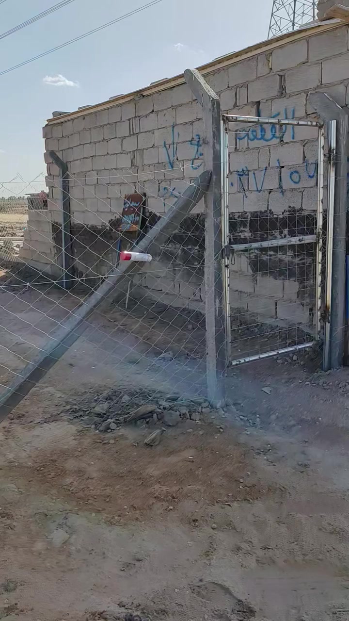 السلام عليكم قطعة للبيع المساحة 200 م الارض مسيجة PRC ومحدولة شارعها عريض  المكان طريق الرابط الذي يربط شارع النجف بالابراهيمية  بظهر علوة المخضر مكانها قريب من شارع النجف  خدمات قريب عليها القياسات 17.5 واجهية نزال 11.5 ركن  حسب المرتسم زراعي سند 25 تحويل اسهم يعني اسمك ينزل بالسند مو مكاتبه ولا قرار قاضي يعني اضبط بيهن مستقبل حلو سعرها 10 مليون للتواصل ***********
