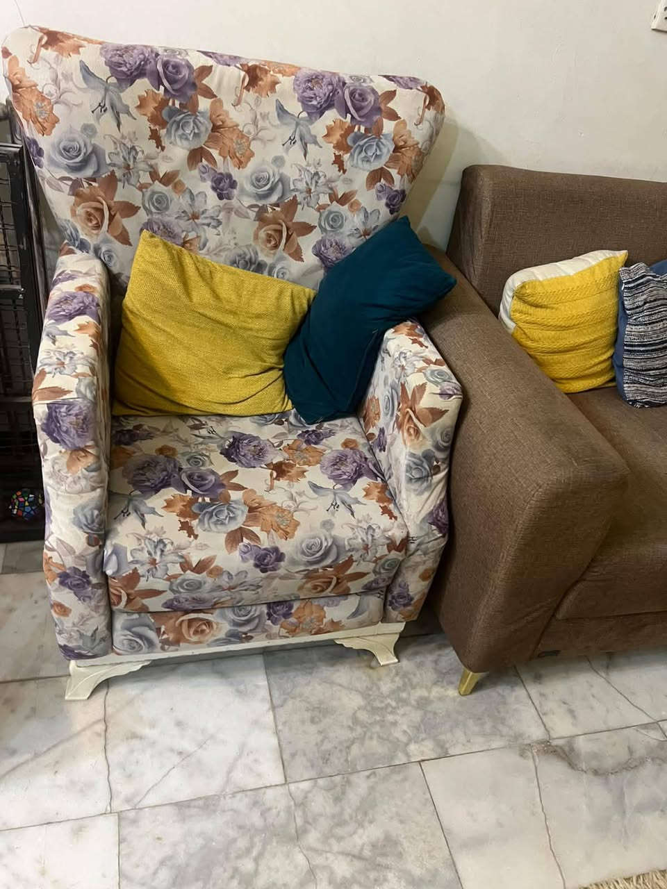 كورنر مترين و20 في متر ونص وكراسي 2 بسعر 225 بي عيب بسيط مثل مواضح بصوره مكاني بغداد


**إذا كنت صاحب هذا الإعلان وتريد حذفه لأي سبب، رجاءا أرسل رسالة إلى الدعم الفني**