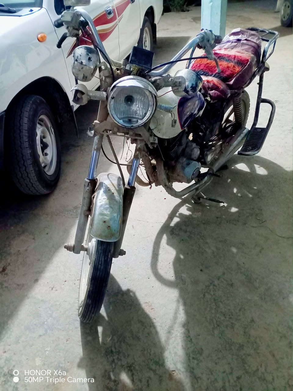 سلام عليكم جني دبل بلك البيع السعر 200 الشراي يتصل *********** نقصه باتري وراق مابي  مكان بهرز ابو خميس
