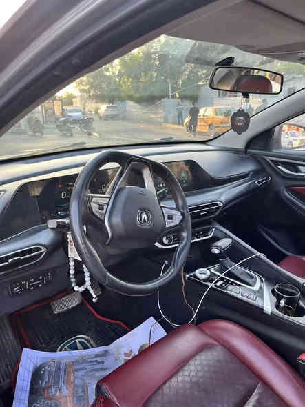 سلام عليكم للبيع 
شانجان ايدو بلاص ٢٠٢١
ماشية ١٣٣ الف كيلو 
فول مواصفات
سلايد
رادار
اربع كامرات
حساسات خلفية
دواخل جلد احمر
كشنات تدفئة تبريد 
قطعتين تبريد
السيارة زيرو اخذتهة 
صارت بيهة ضربة هنا بالعراق بالخلف بدلت قبق جنطة ودعامية خلفية مال وكالة وبيها صبغ شي بسيط بالبنيد 
السعر ١٢٥ وبيهة مجال بسيط 
***********
