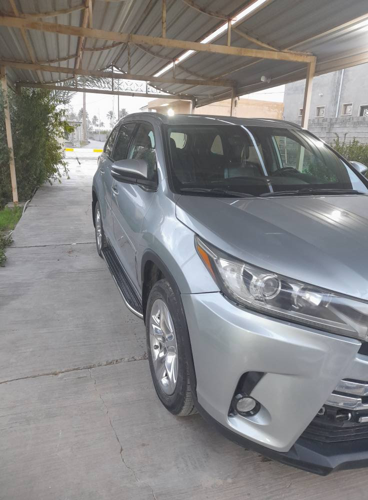 هايلندر ٢٠١٩ كلين امريكي السياره فول فتحه وجلد وتدفئه بالكشن وكراسي كهرباء وباب خلفي كهرباء لمتد سعرها ٢٥٠ دفترين ونص وبيها مجال رقم بغداد . مكانها العلم.
مكلف بالنشر

***********
