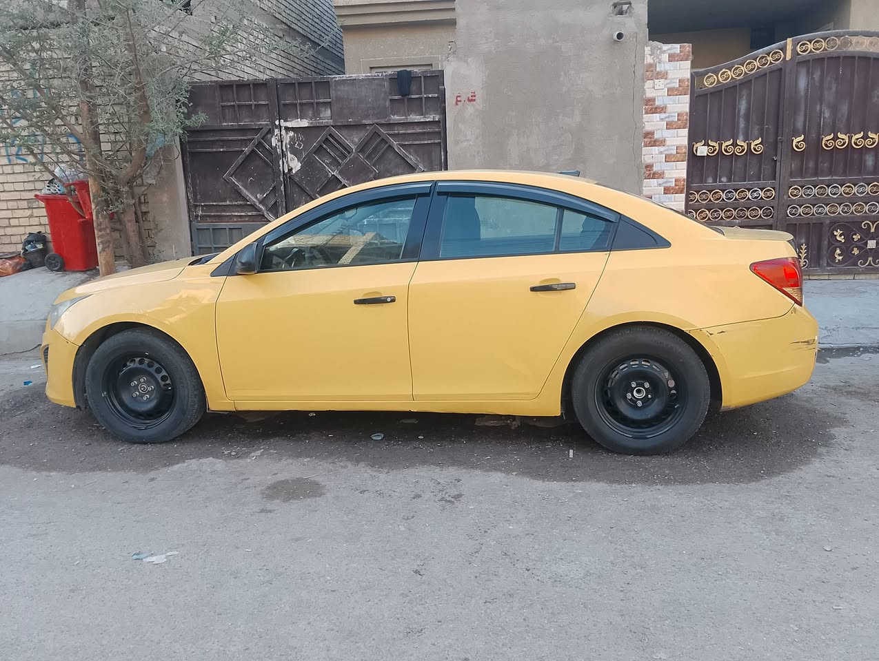 السلام عليكم كروز شوفرليت البيع موديل 13 السعر 55 المكان بغداد رقم الهاتف ***********
