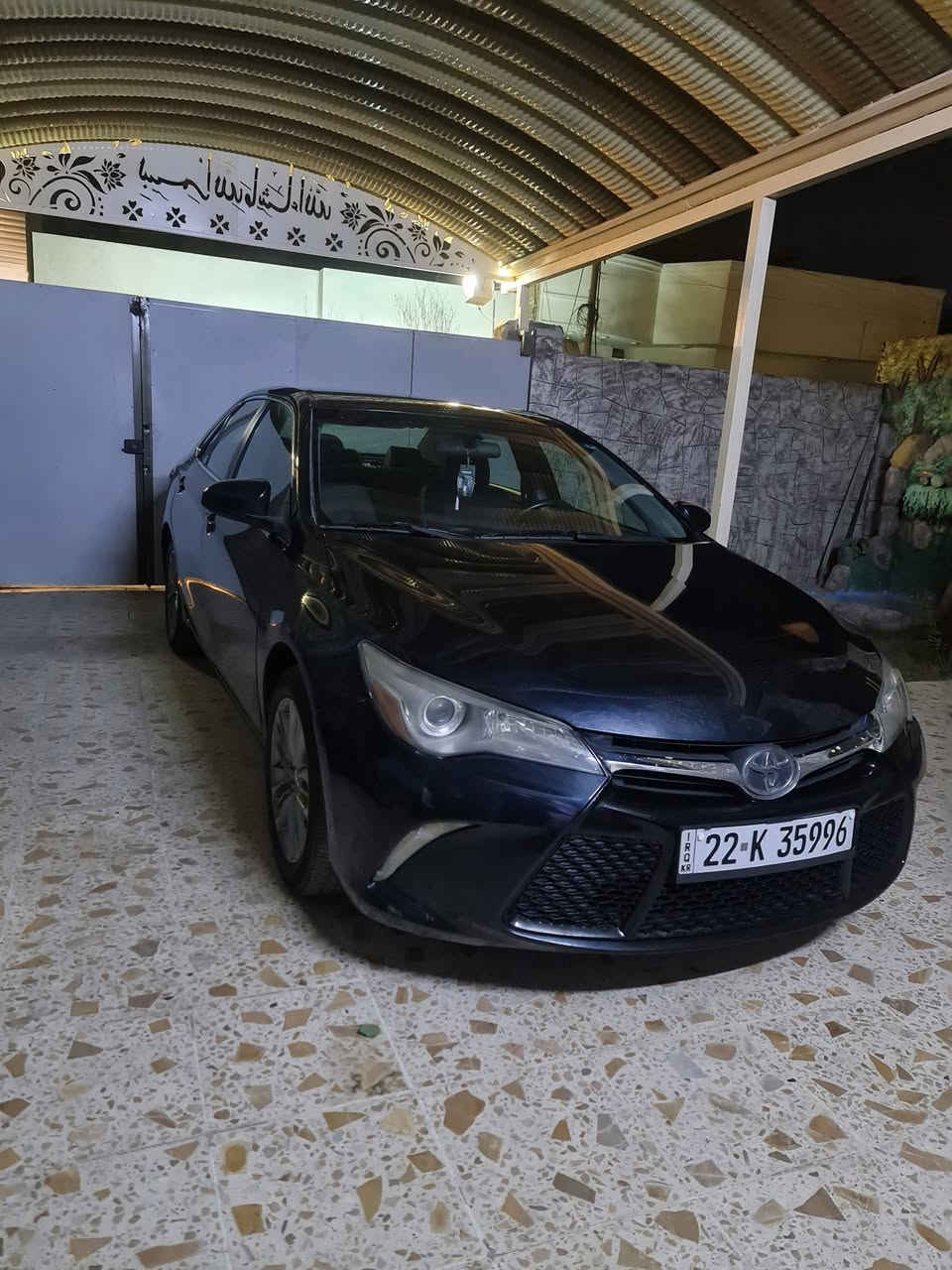 كامري se 2017 سعرها ١٦٣$ 
للبيع او المراوس 

وارد امريكي حادث مابيها فقط سرقة قطعتين وراجعات بلادي بدون صبغ السيارة وبدون أي ضربة وصور امريكا بالمنشور 

ماشية ١٣٥ الف كيلو يعني ٨٤ الف ميل 

مواصفات se 

كشن كهرباء 

ستيرن رياضي مع شفتات بالستيرن 

كامرة 

كشنات جلد 

كير ومكينة بلاديات 

صدر نظيف 

داخل نظيف جدا 

مكان السيارة فلوجة 

***********

