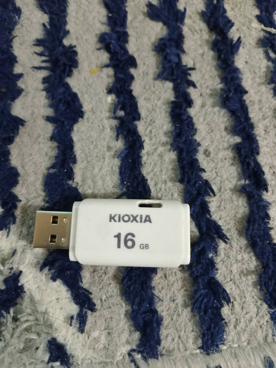 السلام عليكم فلاش بلي 2 بي تقريبا 30 لعبه
السعر 10


**إذا كنت صاحب هذا الإعلان وتريد حذفه لأي سبب، رجاءا أرسل رسالة إلى الدعم الفني**