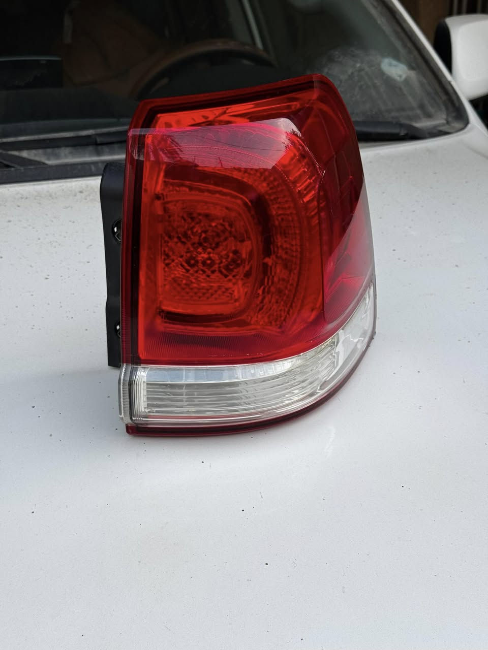 بك لايت لاند كروز 2008 -2011 جهة اليسار اصلي مال سيارة 
شغل بس السكن ضعيف فقط 
السعر 40 الف 
***********
