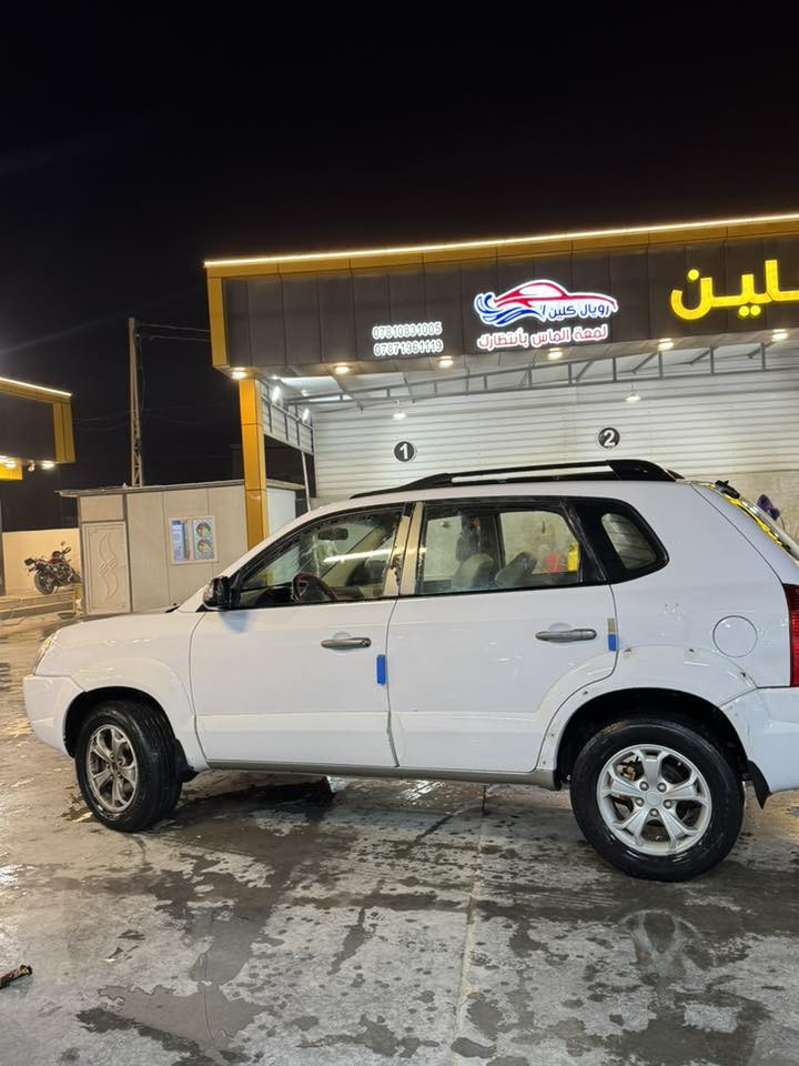 سلام عليكم
هونداي توكسان 2010
السياره نازللها محرك جديد
منضومه تبريد كامله رقمها اربيل
ضربتها جاملغ خلفي عكس السايق ولبابين لبصفه مرشوشات يعني صفحه ابيعك السياره جاهزه من كلشي ترايك وين متريد محتاجلها تلحيضات بلكشر فقط 
معروضه ب100 وبيها مجال قليل للشراي
***********
