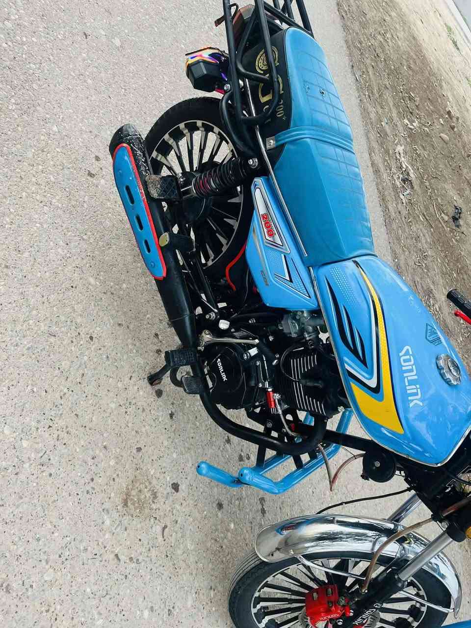 سلام عليكم
دراجه للبيع 🆕✅
سفان باب اول
 مختمه 7ختوم سونك 
اوراق اصولي كبل ترقم 
محرك 200ما ممدوده عله سبانه 
تايرات جدد 
كرهباءيات كامله ما ناقصه شي دراجه حلوه وخير من الله ما ناقصه شي شلعه ومعدل بي شاشته ما مربوطه فقط ما بيه شي 📌مكان بغداد سريع الدولي الجسرالسابع السعر 800وبيه مجال للطيبين📞 للستفسار الاتصال على الرقم ***********
