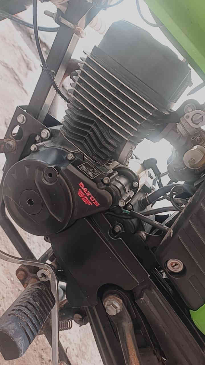 للبيع دراجة نارية دايوان موديل 2021 – نضيفة مثل الجديدة
للبيع دراجة نارية نوع دايوان موديل 2021، بحالة ممتازة جداً، نضيفة ومرتبة واوراق اصوليه كامله وما  متعوبه. الدراجة مستخدمة استخدام خفيف ومحافظة عليها من يوم الشراء، وما بيها أي مشاكل ميكانيكية أو كهربائية.
المواصفات:
موديل: 2021
النوع: دايوان
الحالة: نضيفة كلش – جاهزة للاستخدام
الماكينة صافية وما تحتاج أي صرف
الإطارات جيدة
البدي مرتب بدون ضربات 
سبب البيع: حاجة مو أكثر.
السعر: 1250مليون وربع 
للاتصال: (***********)
الرجاء من الجادين فقط الاتصال، وشكراً.
