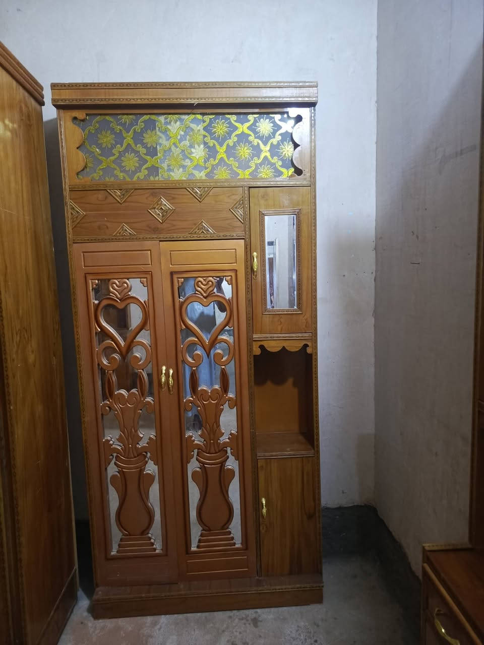السلام عليكم اخوان غرفة غشب صاج نضيفة مثل ما موضح بالصور سوم باليحبة الله ولا تكسر للتواصل***********
