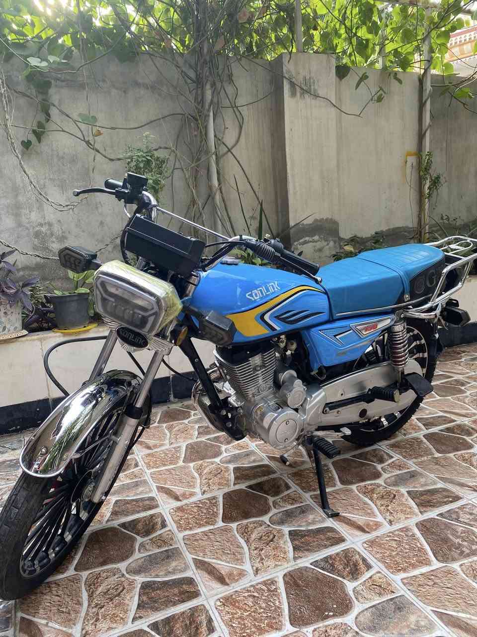 السلام عليكم دراجة سيفان 24 شكل 25 سعر 700 وبيها مجال مكاني دلي عباس ***********
