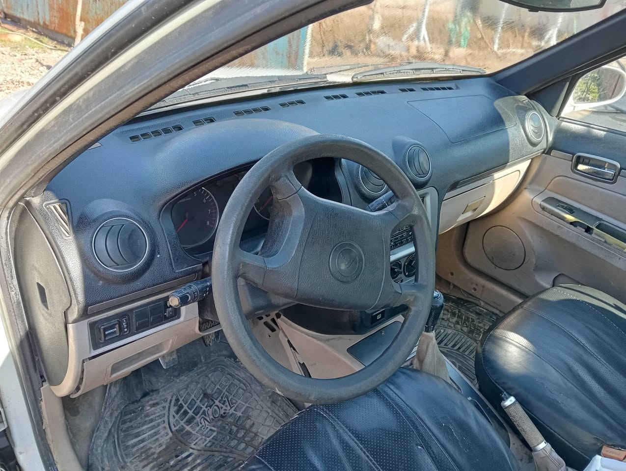 السلام عليكم سيكي 2013شرط محرك كير تبريد تدفه شرط  السياره بدون اي صبغ شرط الوكالة والتحويل سنويه 2025صارلها عشره ايام من صقطت موصل حي الصديق  السعر 60الاتصال على الرقم***********
