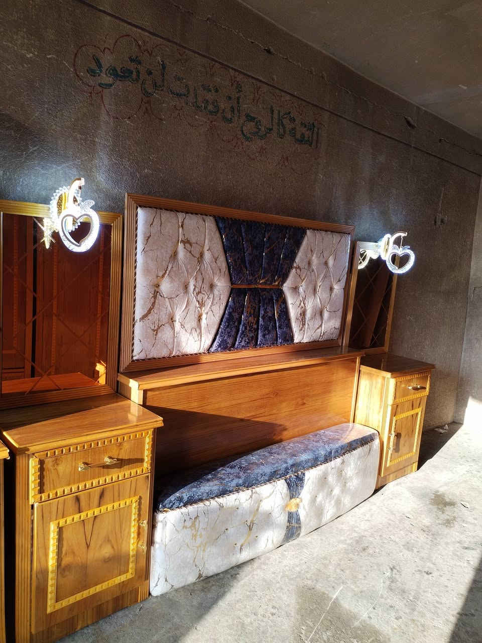 غرفه 5 ابواب. ملحق جديدها صاج 5مليم شرط موديل تركي خشب عراقي صبغ حراري جقليتي السعر 1100 قفل 🔒  بدون معامله..السعر ثابت اقساط ما عندي رجا الميشتري لا يخابر *********** اسيا *********** العنوان موصل باب جديد داخل ساحة نادي الفتوه الرياضي مقابل افران السيد
