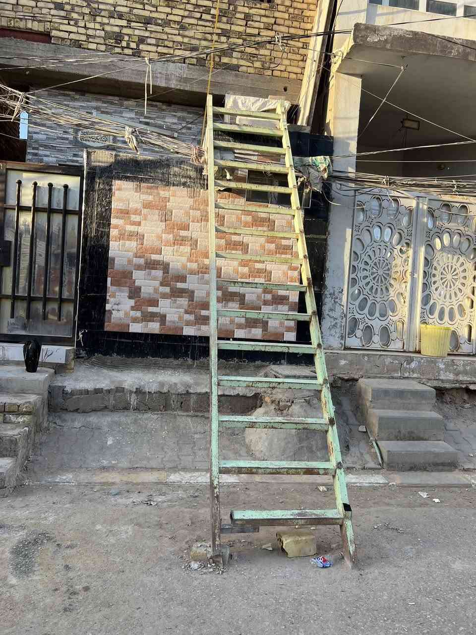 سلام عليكم درج حديد للبيع السعر 100 وبي مجال ***********
