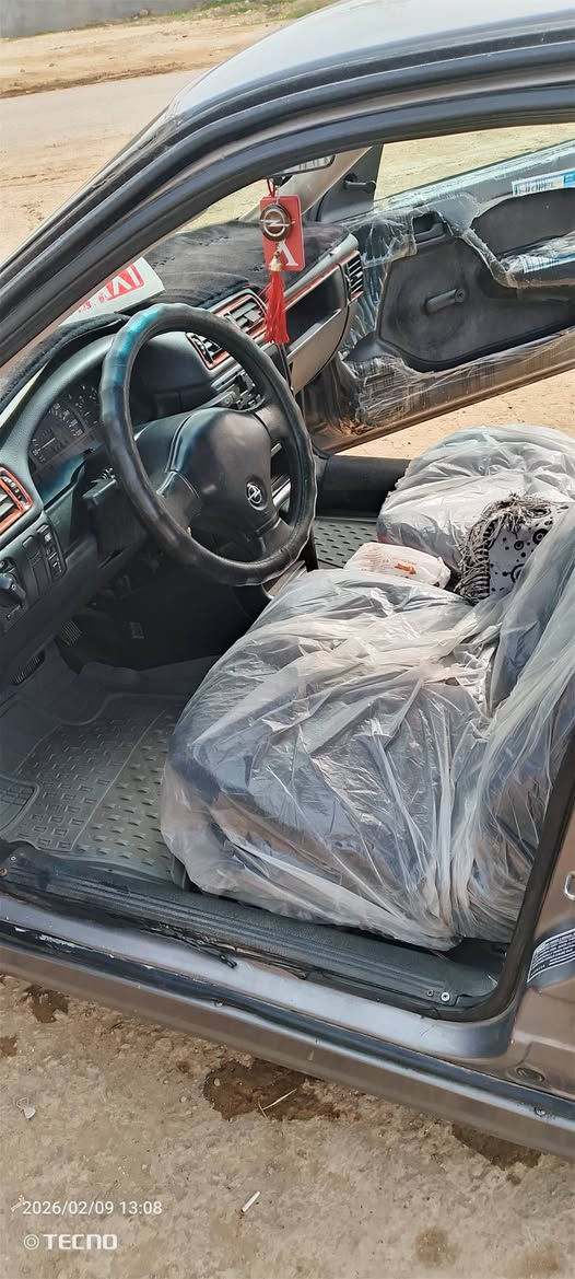 سلام عليكم شباب اوبل لبيع موديل 91 مكفوله كدام عينك المحرك 1800 
مرقوب الستفسار عله رقم ***********.   /***********
