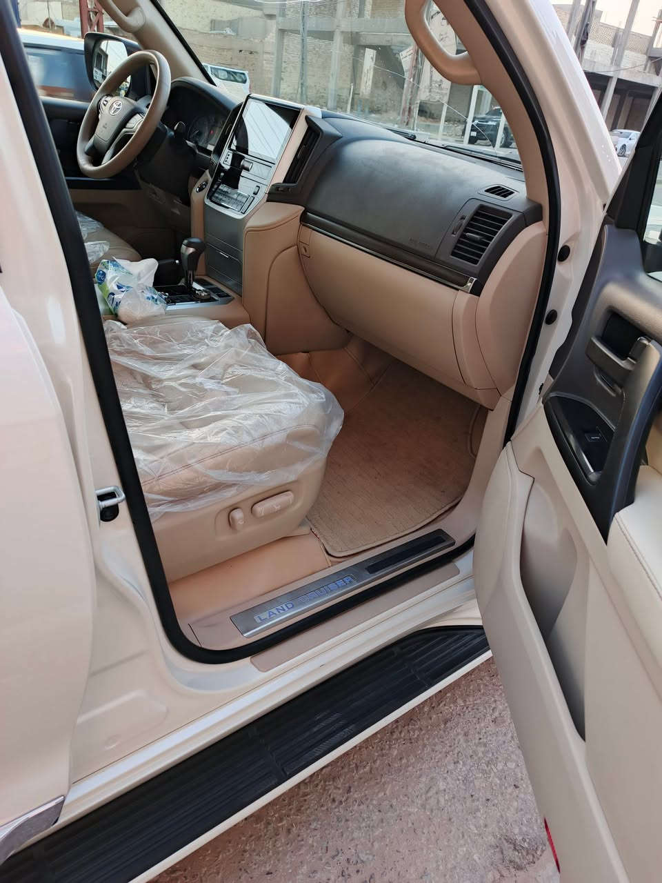 لاندكروز 21 شركات مري شفط كاميرات دواره كراسي كهربائية جلد ماشيه 63 جديدة جداً مكفوله ماعدا بارد بسيط بالباب الخلفي الاتصال على *********** أو الخاص
