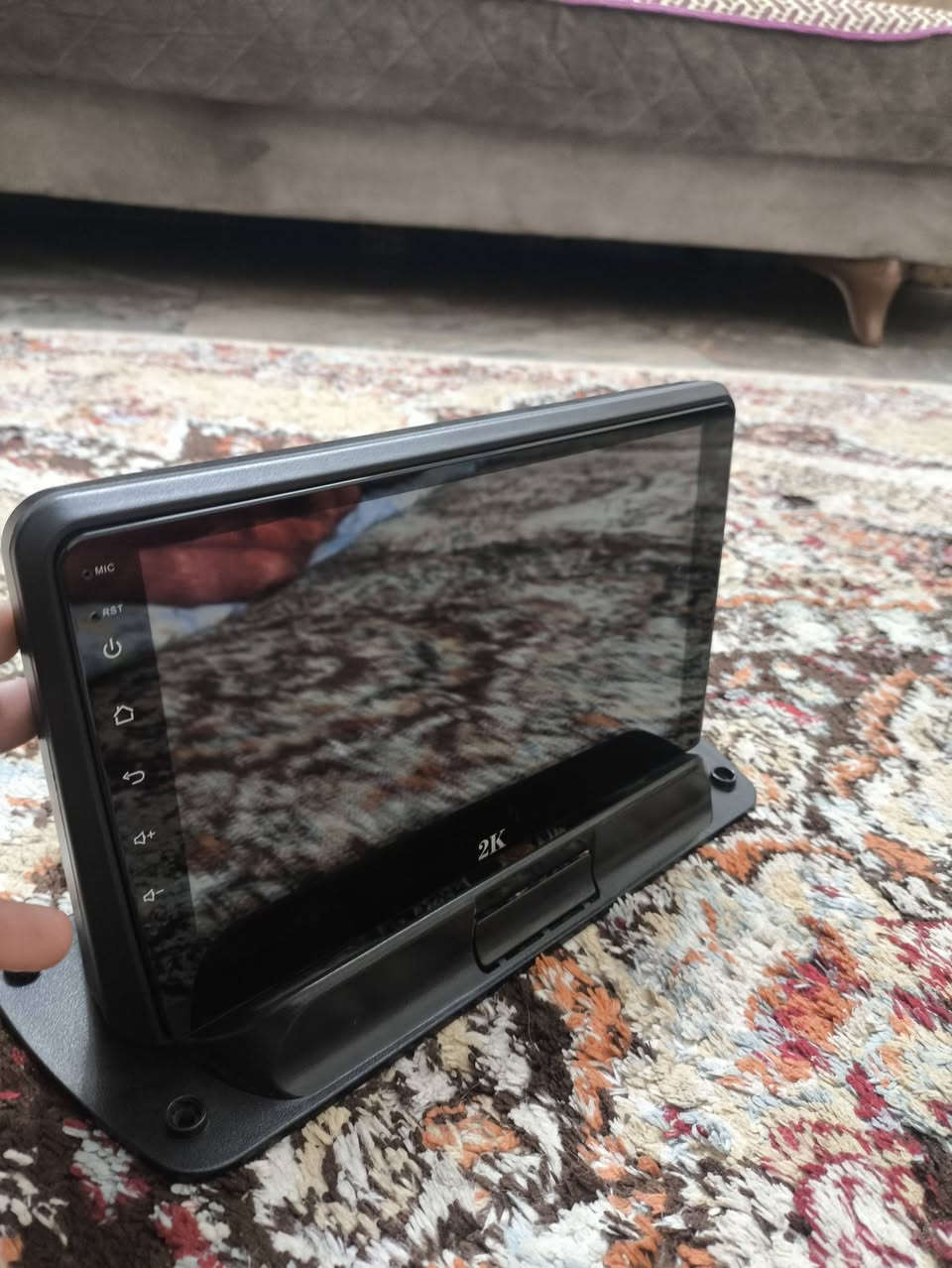 السلام عليكم عندي شاشة للبيع والله ماصارلي شهر من ماخذها اشتريتها ب100.
هية والكفر مالتها واريدها ب80 مكاني بغداد حي الجهاد
رقمي ***********
