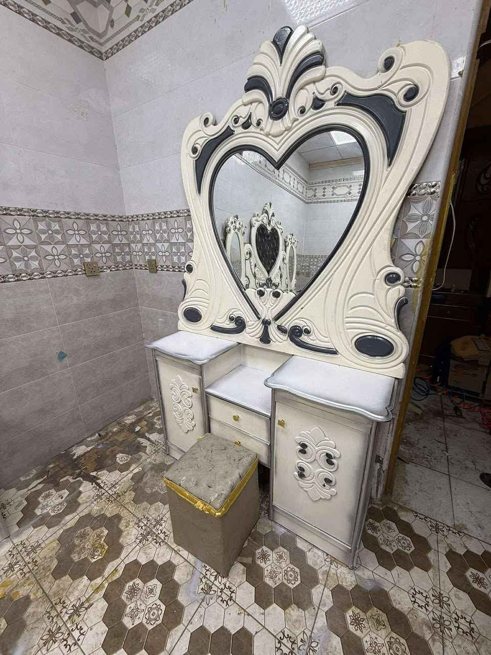 غرفه صاج بيضه الصبغ حراري
السعر ٨٠٠ بيهة مجال
شد نقل داخل بغداد مجاني محافظات بكروة 
نضافه ٩٠ مستعملة
٩ قطع 
شازون طابوري هديه🌸***********🌸وتساب فقط
