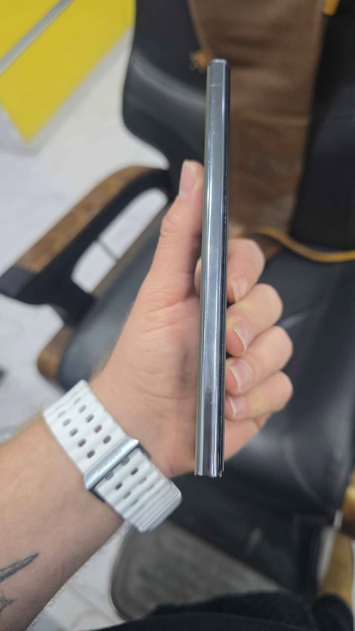 Samsung Galaxy S23 Ultra Ram 12 | 256Gb
جیبال
98% خاوێنە 
بێ ئەشیایە
مشتەریت چات بکە یان تێل بکە
0772 649 8089 السليمانية, العراق
