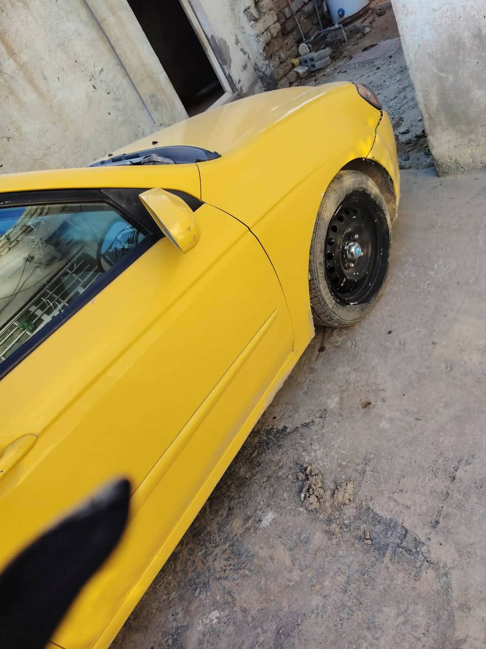 سبكتره للبيع موديل 9 رقم بابل انكليزي مكينه كير حداديه تخم تاير جديده حادضها باب السايق فقط السعر 77او بيها مجال *********** مكان السياره حله شارع 100
