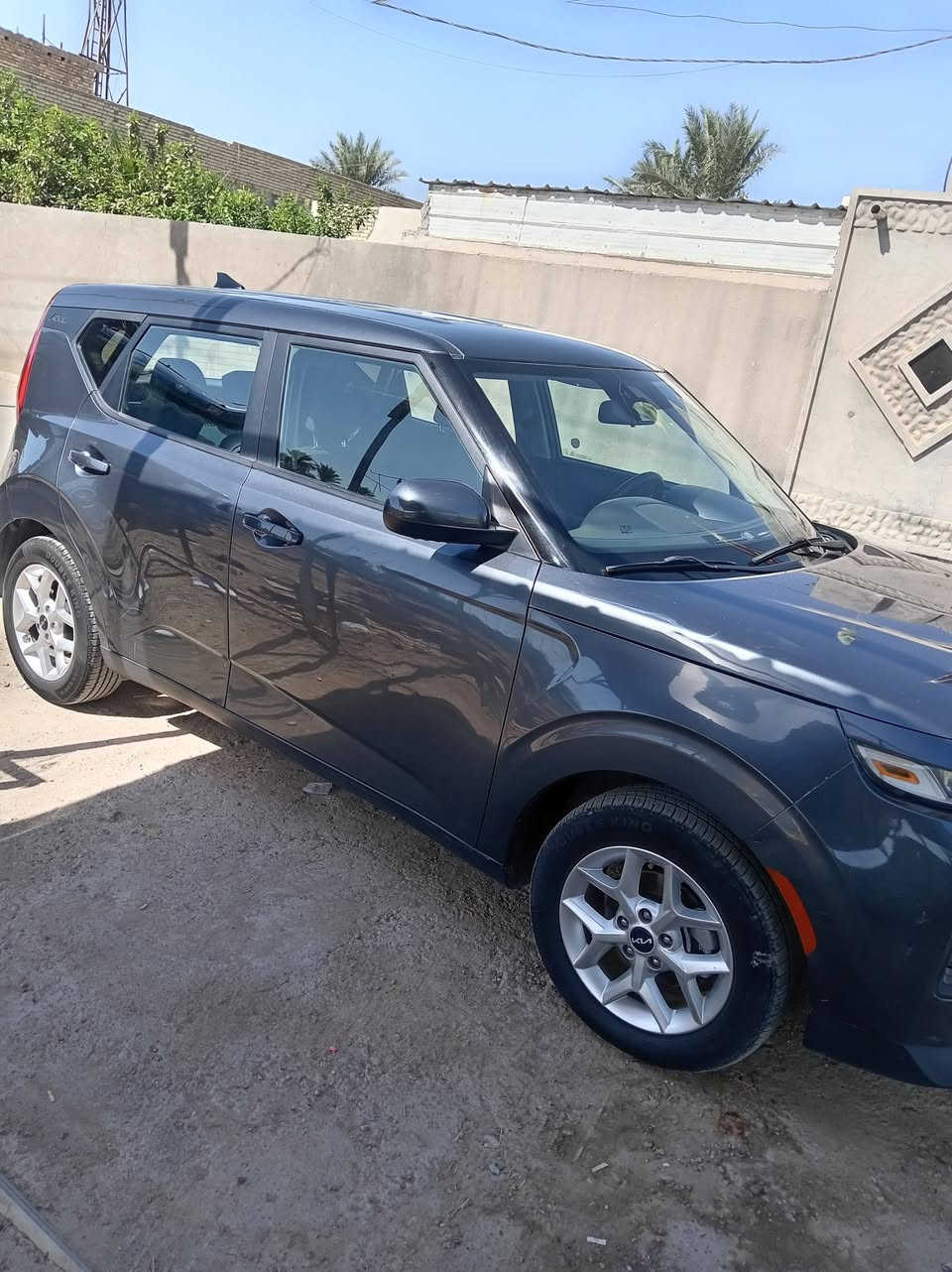 كيا صول 2022 للبيع السعر 140 بيه مجال قليل تحويل مباشر الحادث بجم جاملق وبنيد+ الباب عكس السايق صبغ الاتصال ***********
