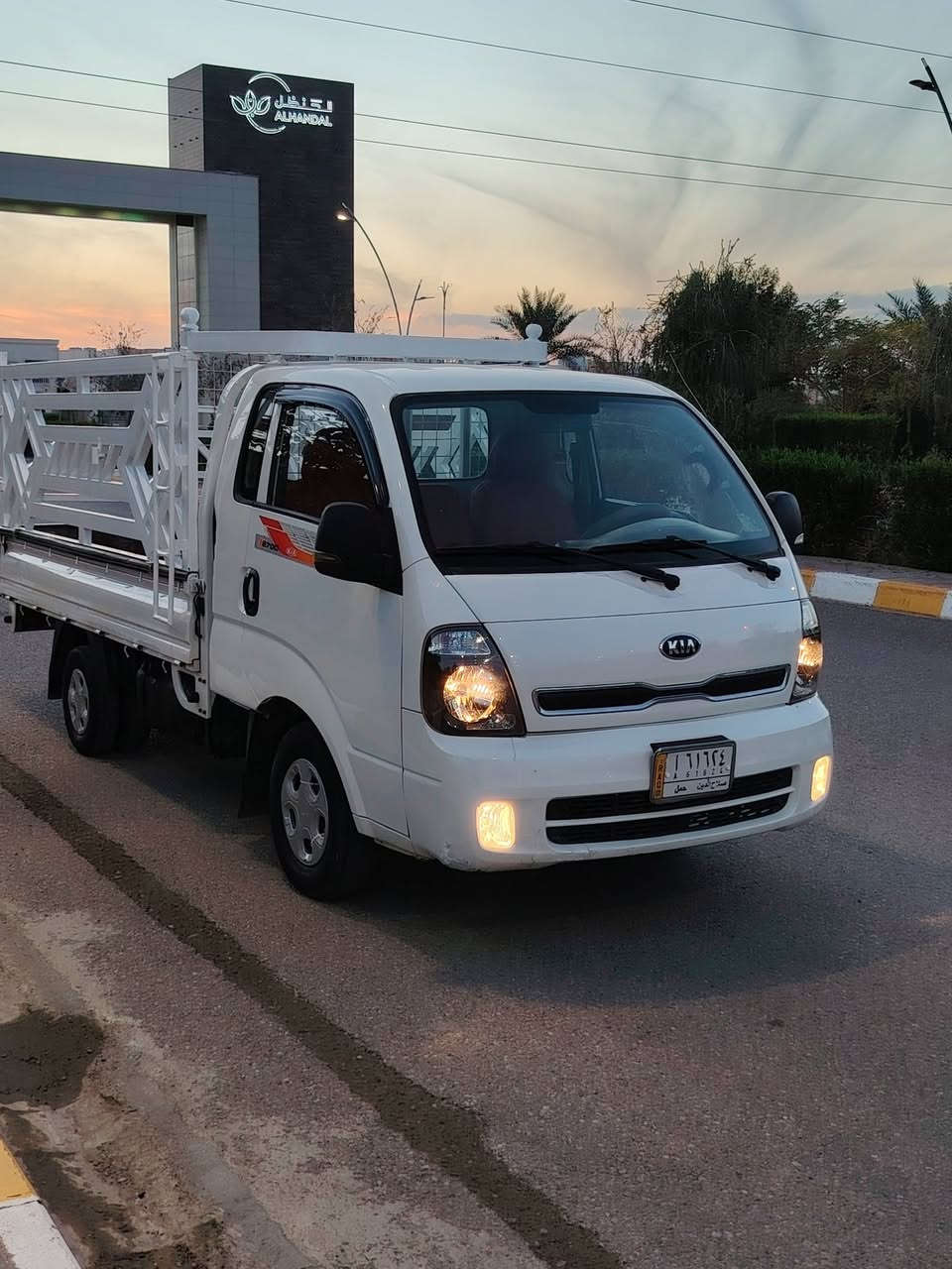 السلام عليكم للبيع بسعر 124 كيا حمل موديل 2018 مكفوله كفاله عامه من كلشي شواصي ومكينه وكشر داخل مدوشمه قبل يومين كلشي بيه شغال وجاهزه سبيرات شركه مانازله تحويل مباشر السياره حيل حلوه صدر وتايرات كله جدد العنوان تكريت
***********
