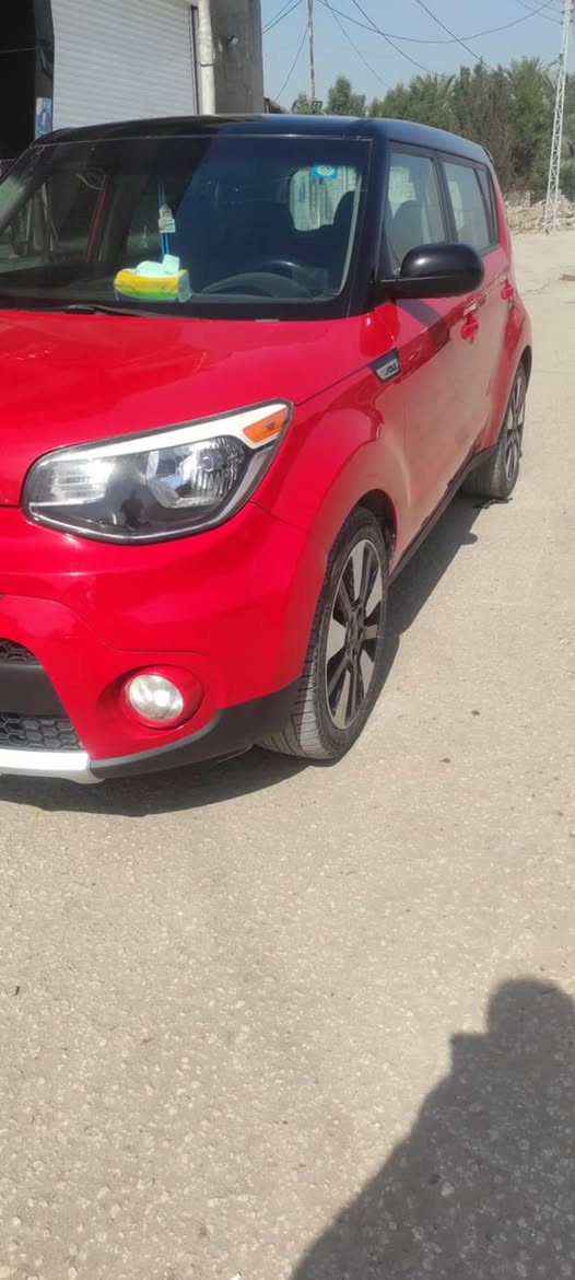 السلام عليكم كيا صول ٢٠١٧ لونين قمارة اسود والبدي احمر محرك ٢٠٠٠ الرقم بابل السيارة مكفولة بدون صبغ وبارد وتبديل جديدة من كلشي والسونار موجود مع الصور
مكان السيارة حلة - شارع ٦٠ للتواصل الإتصال على الأرقام 
***********
***********
