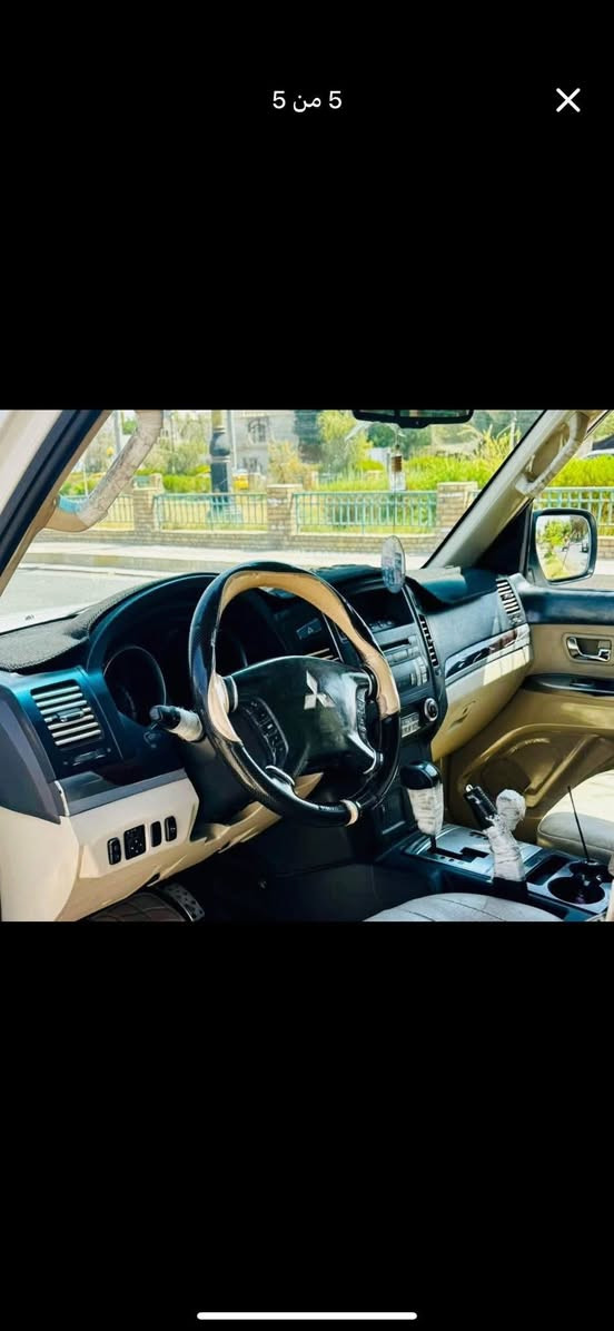 باجيرو للبيع
موديل 2013 اللون ابيضّ ثلجي 
مكينه 3500 
سقف سلايد Aux
مراي شفط 
كشن سائق كهربائي 
رقم سليمانيه سنويه ورقم جديد لنهايه 2028 
صدر وحداديه مكفول باتري جديد 
تبريد تدفئه كله شغال 
طخم تاير جديد 
تبديل جامرلغ وبونيد وشبر بارد 
محرك مفتوح شرط لا صرف لا تبخير 
السعر 140 وبيه مجال شرط تحويل 
للاتصال عل الرقم ***********
