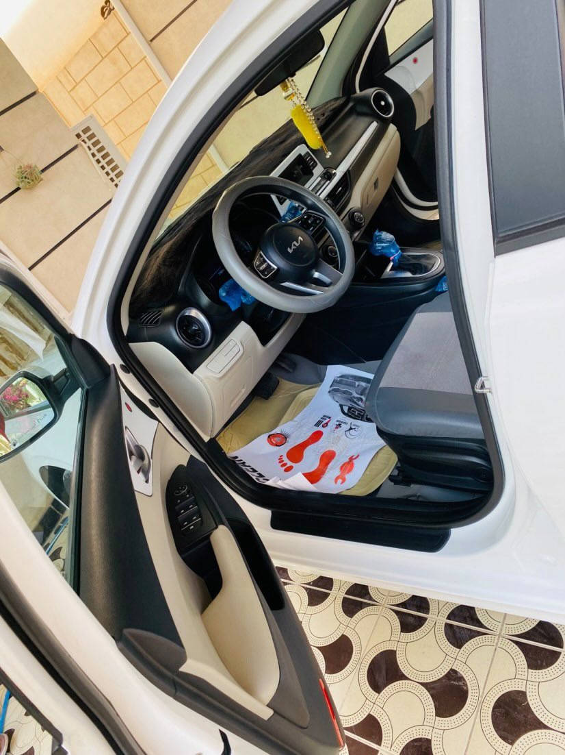 السلام عليكم 
سيراتو موديل ٢٢ سياره نظيفة ومحفوظة وكفالة عامة ليحب يعرف السعر والتفاصيل يتصل عالرقم ويدلل ***********
مكان السيارة واسط /الزبيدية
