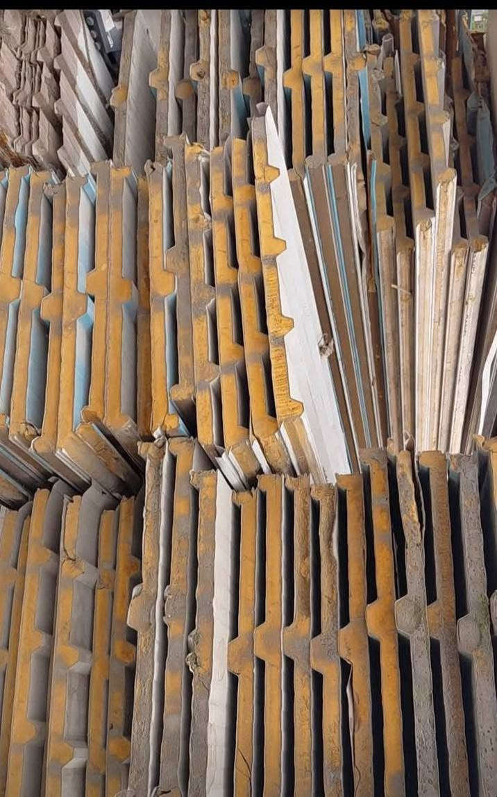 سلام عليكم ابيع واشتري سندويج والحديد المستعمل والجديد العنوان بغداد مدينة الصدر ***********
