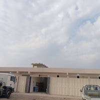 محلات للايجار • ٥ محلات • شارع العام