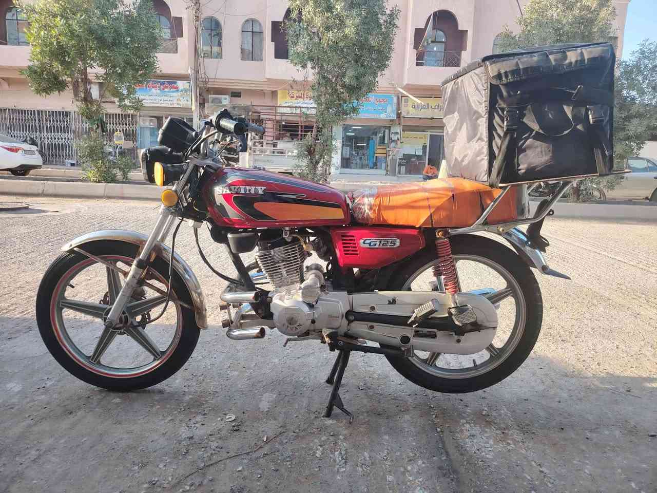 سلام عليكم دراجة سيفان للبيع موديل 20 بدون اوراق مكفولة من سرقة بيها  دخانة خفية ونقص كهربائيات سعر 325 وبيها مجال الاستفسار ***********
