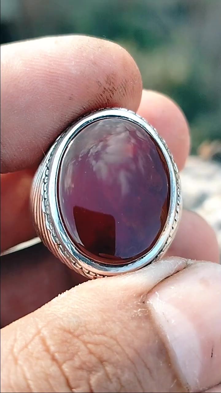 حجر العقيق الكرزي المزعفر اليمني الاصلي نخب اول مصاغ علي خاتم فضه عيار 925 صياغه بحريني يدوي باختام الصائغ شغل مبرد يدوي بالكامل دبله محمله 👑

:للتواصل:
🔹الأتصال علي:01118688051 /01021924282 📞
من خارج مصر اضافه كود 2+ قبل الرقم
🔹او ارسال رساله عبر رسائل الصفحه
🔹أو ارسال رساله عبر واتساب بصوره أو كود المنتج اللي حابب تستفسر عنه 👈 : https://bit.ly/3bR8pRr 
#احجار_كريمة #ياقوت #عقيق #فضه #ذهب #سعودية #مصر #السودان #الامارات #العراق #اليمن #الخليج #مشاهير
#ring #silver #gemstones #jewelry #agate


**إذا كنت صاحب هذا الإعلان وتريد حذفه لأي سبب، رجاءا أرسل رسالة إلى الدعم الفني**