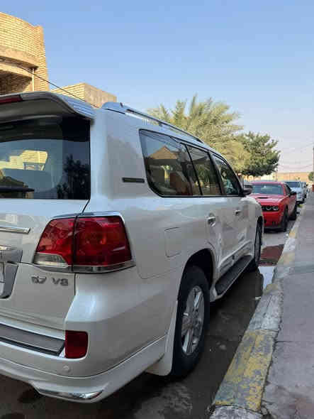 سيارة لاندكروز مكفولة
سياره لاندكروز موديل ١٣ مكفوله كفاله عامه٨ سلندر ٤٦٠٠ 
مواصفات VXR سنوية بإسمي تحويل مباشر
السعر ٣٨  وبيه مجال العنوان فلوجه 
*********** 
***********
