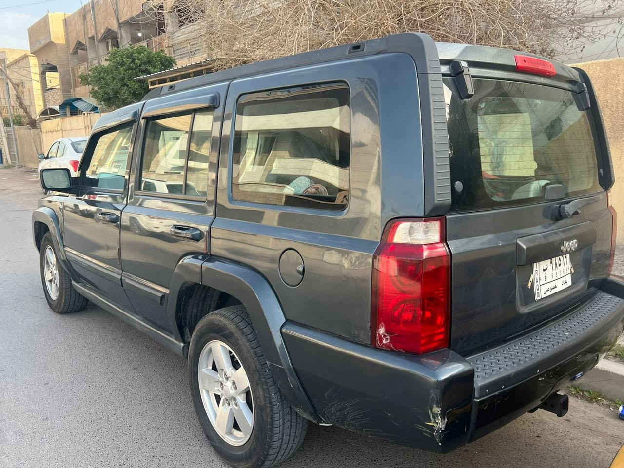 مكلف بالنشر التفاصيل داخل الصور
