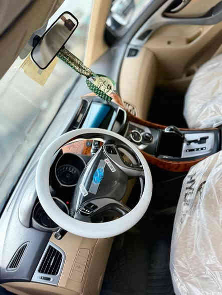 ألسلام عليكم النترا 2014 خليجي صبغ دعاميات فقط وبارد بلباب الخلفي محرك 1800 السياره جاهزه مابيهه اي نقص السعر 115 مكاني بغداد الشرطه الخامسه هاتف *********** مكلف بنشر أتصل بصاحب السياره
