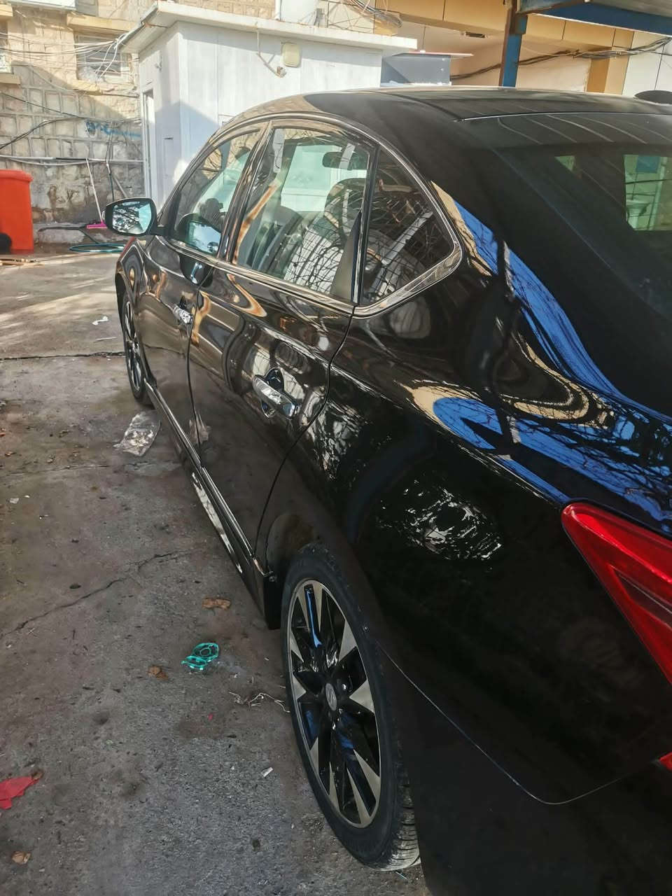 السلام عليكم 
للبيع
 نيسان سنترا 2018 SR 
رقم اربیل
مكينه 1800 
طخم جديد 
تحكم ستيرن 
رادار امامي 
مثبت سرعة  
كامرة خلفية 
اشاير بل مري
ثلث انظمة للقيادة
تبريد ثلج
سبير+جك

السيارة بأسمي سنوية ل 2029 

ماتصرف عليها سيارة جاهزة من كل النواحي
بدون صبغ باب نفر بی شبر صبغ باب النفر

السعر 123 وبي مجال للطيبين ما متوفر ع الماسنجر. 

رقم الهاتف ( *********** ) اكر, نينوى
