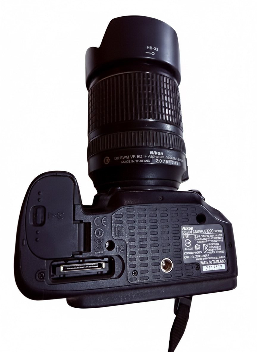 كأمره )مستخدمه)Nikon D7200 الصناعه
MADE IN THAILAND
العدسه VR18_140
الملحقات
1-جنطه
2_كراب بطاريات 
3-بطاريه اضافيه
4-واير نقل معلومات
5-الشاحنه
6_هوت عدسه
عدد لقطات الغالق شتر (48613)
للستفسار (***********)
