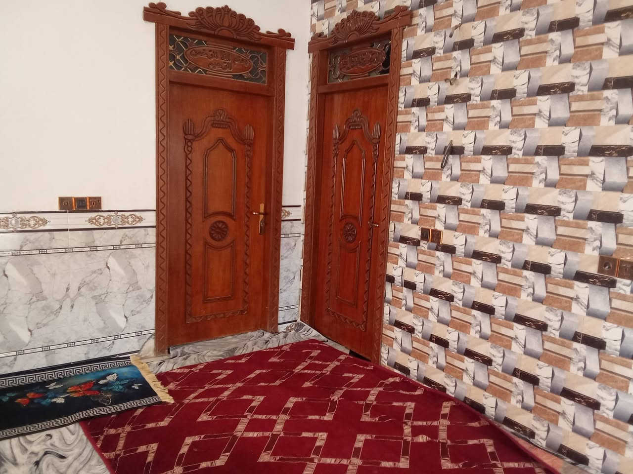 دار لبيع مساحت لبنا 219متر يحتوي علا غرفتين وصاله ومطبخ وبراني وصحيات داخلي وخارجي لعنوان علا طريق دغاره ديوانيه يبعد عن شارع 150متر لستفسار ***********
