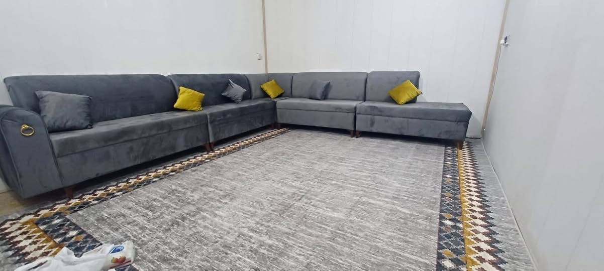 السلام عليكم يوجد مشتمل كامل للايجار لعائله زغيره العنوان بغداد الجديده شارع المسبح قرب فوج الطوارئ معرض الخليج رابع بيت عن شارع المسبح للاستفسار واتساب أو اتصال ***********
