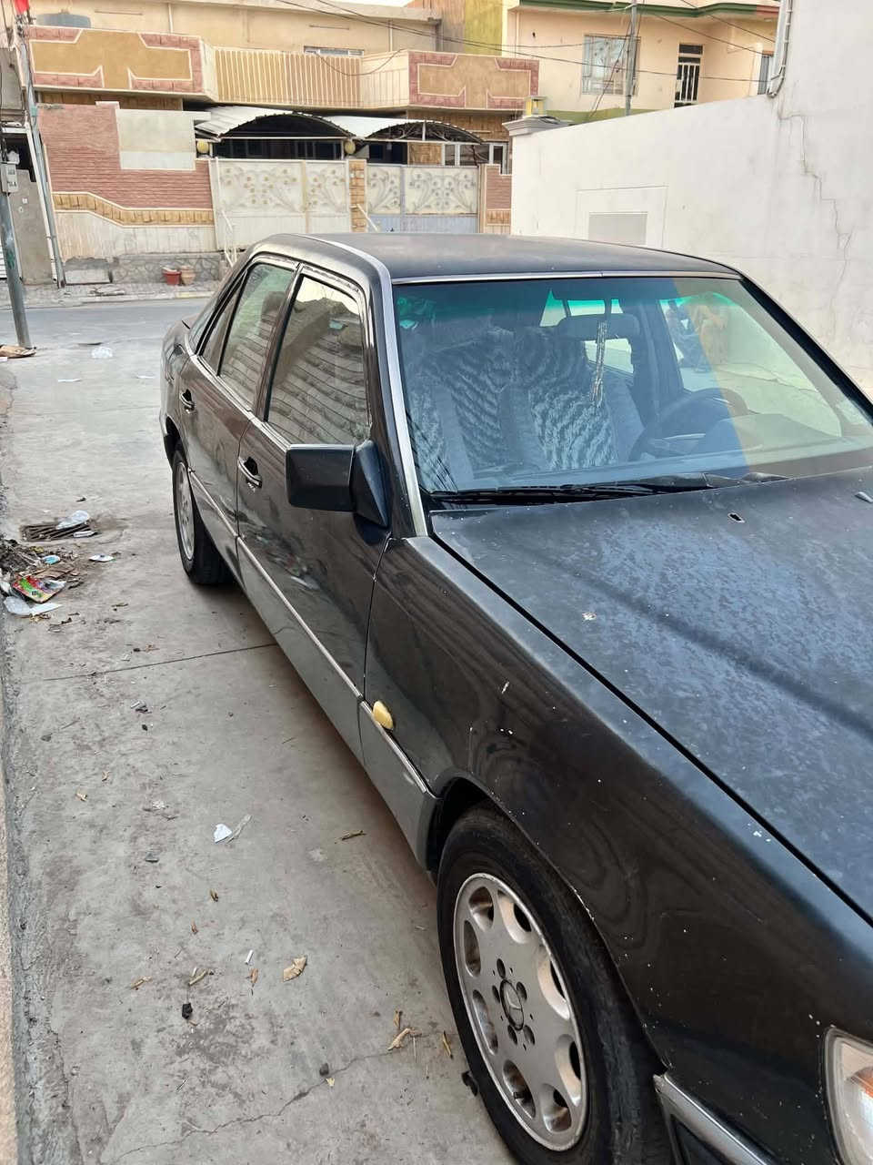 السلام عليكم مارسدس دب موديل 90 قوائد دبلات ابلاد سياره خير من الله سعر 50 بيها مجال  مكان ديالى خانقين رقم ***********
