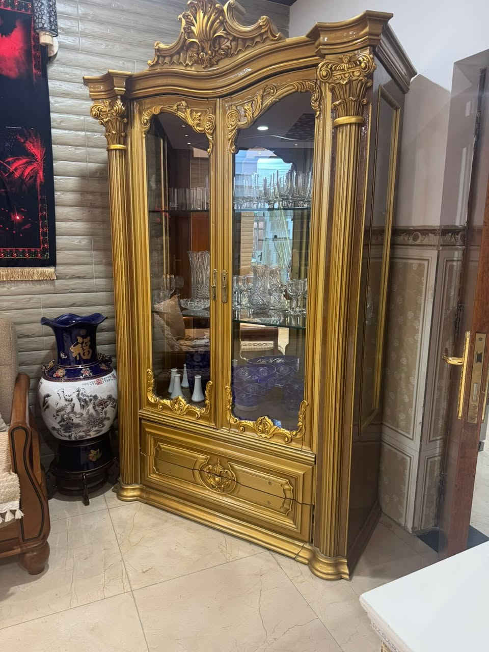 ڤاترينا مصري 
النضافه 100‎%‎ شخط مابيها 
السعر 175 وبيها مجال بسيط 
الـعنوان/ بغداد البلديات
اي استفسار بالخاص


**إذا كنت صاحب هذا الإعلان وتريد حذفه لأي سبب، رجاءا أرسل رسالة إلى الدعم الفني**